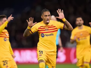Al-Hilal insiste em negociar com o Barcelona a compra de Raphinha