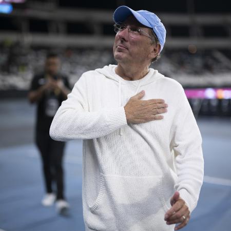 John Textor, dono da SAF do Botafogo, durante jogo contra o Palmeiras, pelo Brasileirão