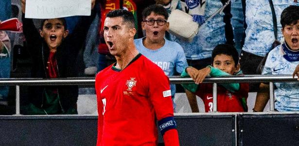 Cristiano Ronaldo comemora gol por Portugal