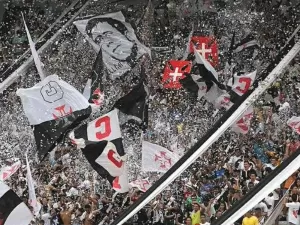 Vasco prepara 'caldeirão' para Copa do Brasil, e Vegetti faz pix à torcida