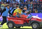 Atacante sofre lesão em jogo da Colômbia e pode desfalcar Racing contra o Corinthians - AIZAR RALDES/AFP