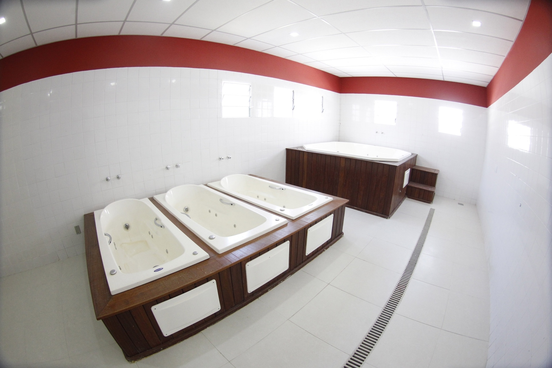 As banheiras para o descanso dos jogadores no Ninho do Urubu - Gilvan de Souza/ Flamengo