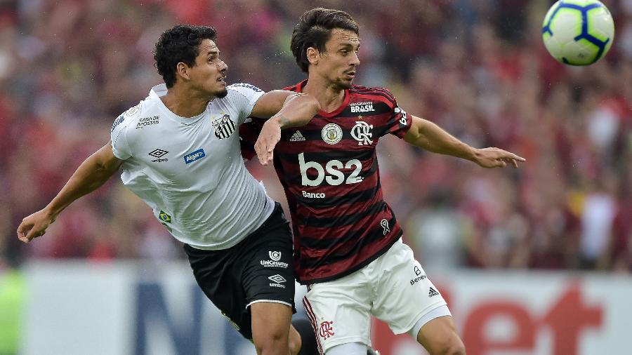 Lucas Veríssimo e Rodrigo Caio, durante Flamengo x Santos pelo Brasileirão 2019 - Thiago Ribeiro/AGIF