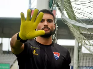 Vasco avança para fechar com goleiro Daniel Fuzato, ex-Palmeiras