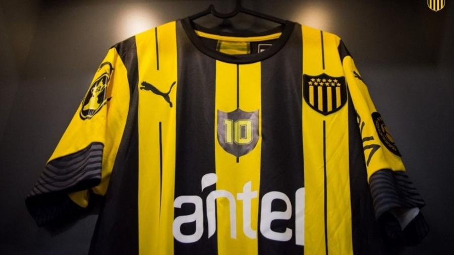 Camisa do Peñarol traz o número 10 em homenagem a Diego Maradona - Reprodução/Instagram