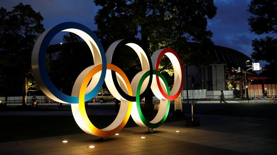Monumento com os anéis olímpicos em Tóquio, no Japão - REUTERS/Issei Kato