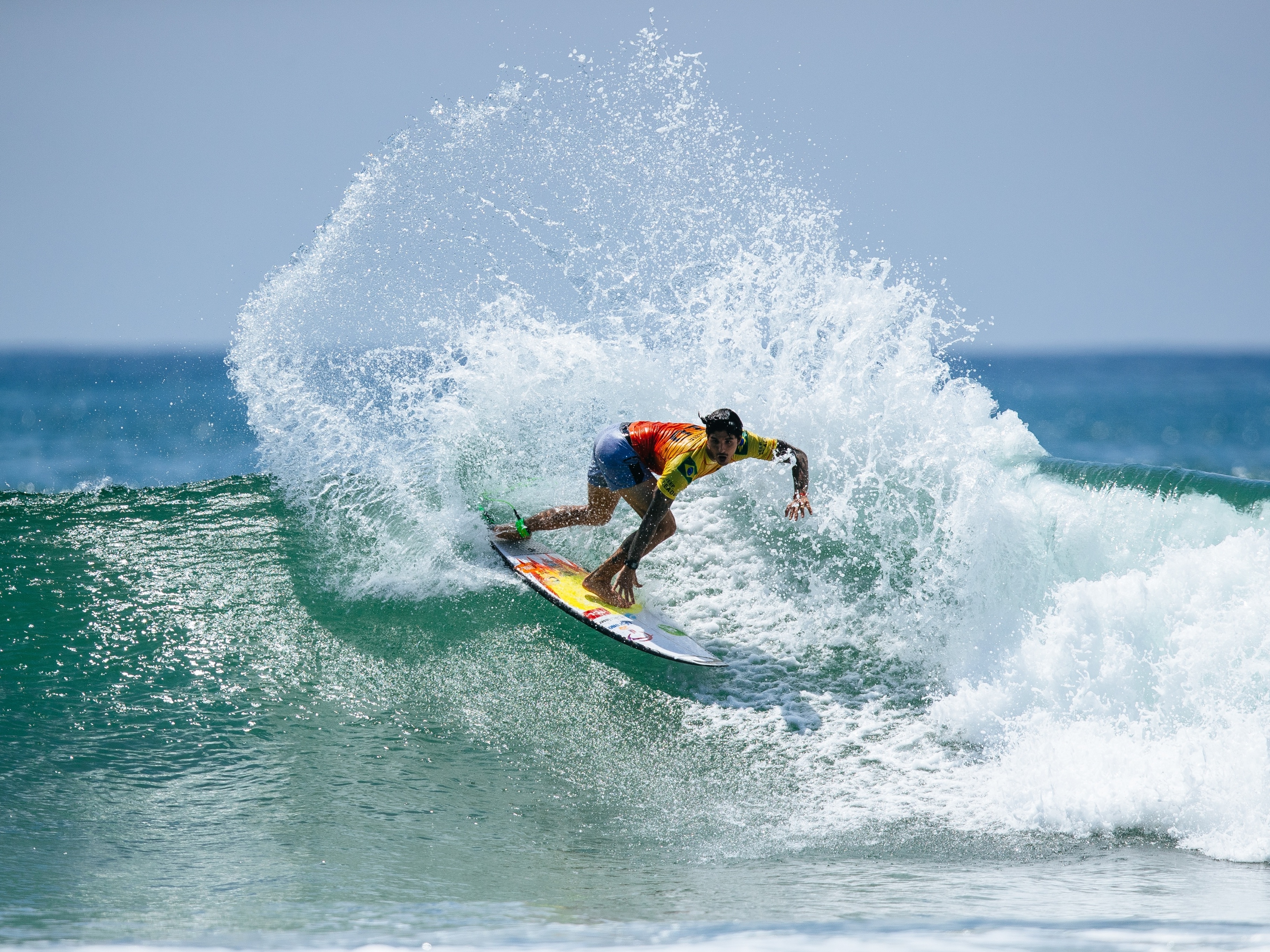 Gabriel Medina vence Filipinho e é tri campeão mundial de surfe