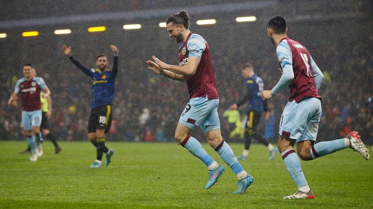 Jay Rodriguez foi acionado por Weghorst e marcou para o Burnley na partida contra o Manchester United - Craig Brough/Reuters - Craig Brough/Reuters