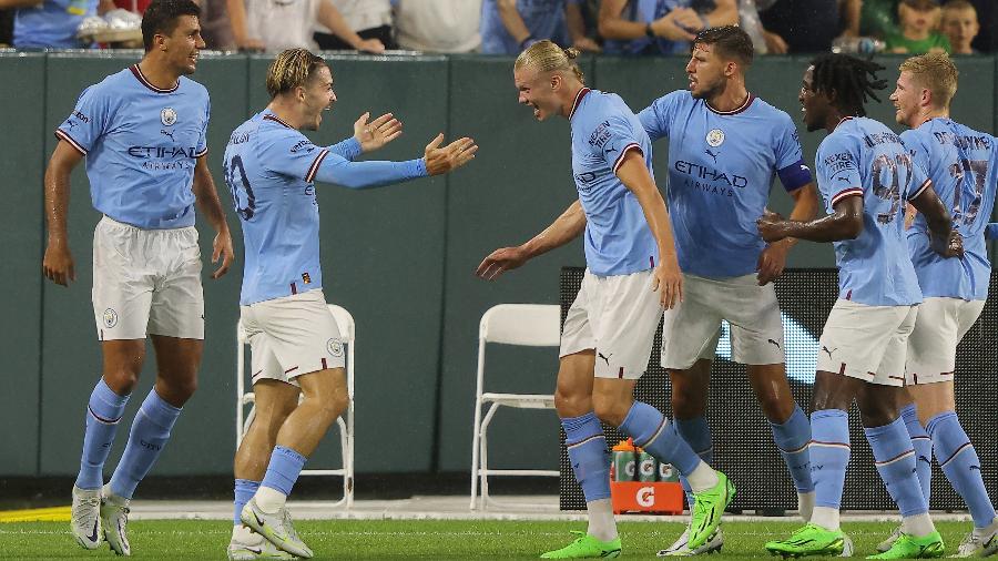 Jogadores do Manchester City comemoram gol de Haaland no amistoso diante do Bayern de Munique - Jamie Squire/Getty Images