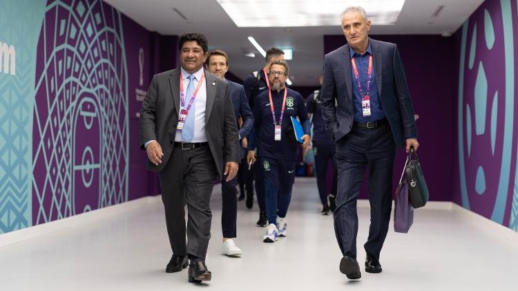 Tite chega ao estádio Cidade da Educação com membros da comissão técnica e o presidente da CBF, Ednaldo Rodrigues - Lucas Figueiredo/CBF - Lucas Figueiredo/CBF
