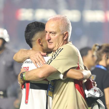 Rodrigo Nestor e Dorival Jr. se abraçam após o São Paulo conquistar o título da Copa do Brasil