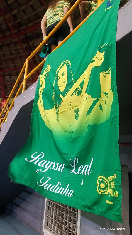 Bandeira em homenagem à Rayssa Leal