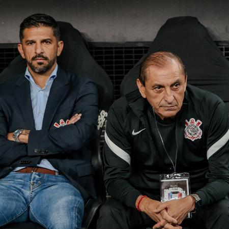 Emiliano Díaz e Ramón Díaz durante Corinthians x Fortaleza, duelo da Sul-Americana