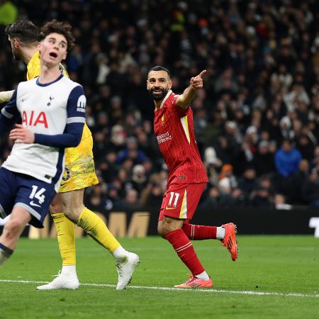 Mohamed Salah comemora gol marcado contra o Tottenham pelo Campeonato Inglês Mohamed Salah comemora gol marcado contra o Tottenham pelo Campeonato Inglês