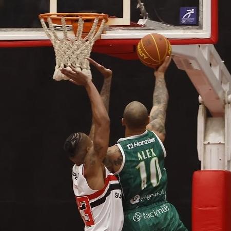 Alex marcou 21 pontos durante Bauru x São Paulo, partida válida pelo NBB - Reprodução/Instagram baurubasket