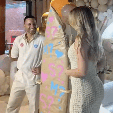 Italo Ferreira faz chá revelação com prancha de surfe - Instagram/@sofialarocca