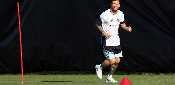 Argentina testa Giay e Flaco López em treino, mas mantém Messi poupado