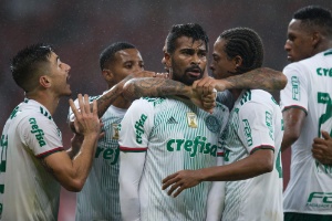 Thiago Santos comemora vaga, mas avisa: 'Temos que jogar mais'