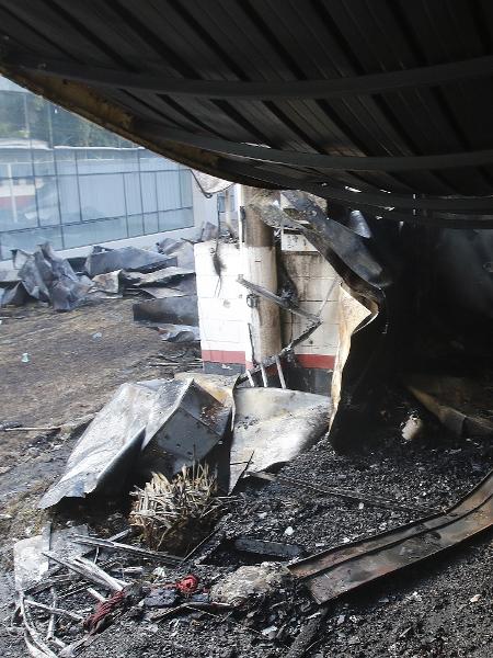 Contêineres que pegaram fogo na tragédia no Ninho do Urubu, CT do Flamengo - Reginaldo Pimenta / Raw Image / Ag. O Globo
