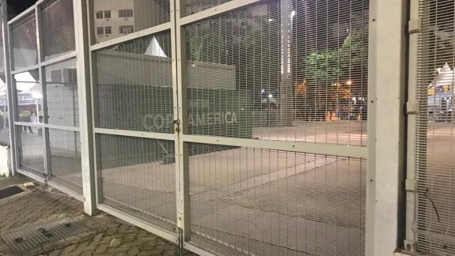 Portão de acesso ao Maracanã antes de Uruguai x Chile pela Copa América: local foi invadido em 2014 - UOL