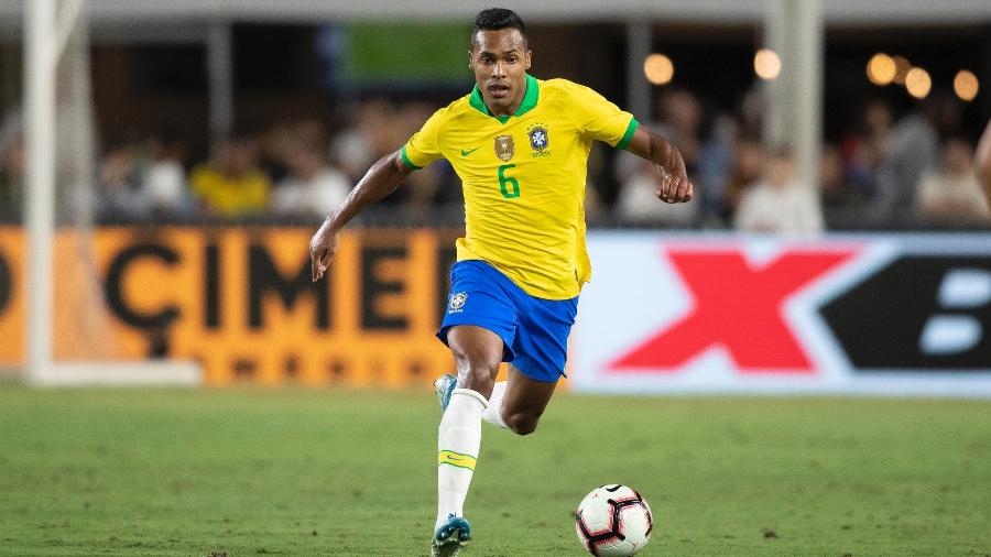 Alex Sandro vai ser desfalque da seleção brasileira contra o Peru - Lucas Figueiredo/CBF
