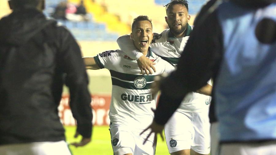 Juan Alano se destacou no Coritiba durante a temporada e volta ao Inter - Divulgação/Coritiba