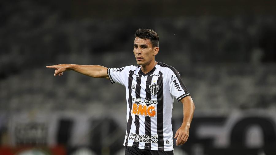 Junior Alonso, zagueiro do Atlético-MG, deve seguir como titular contra o Coritiba - Pedro Souza/Atlético-MG