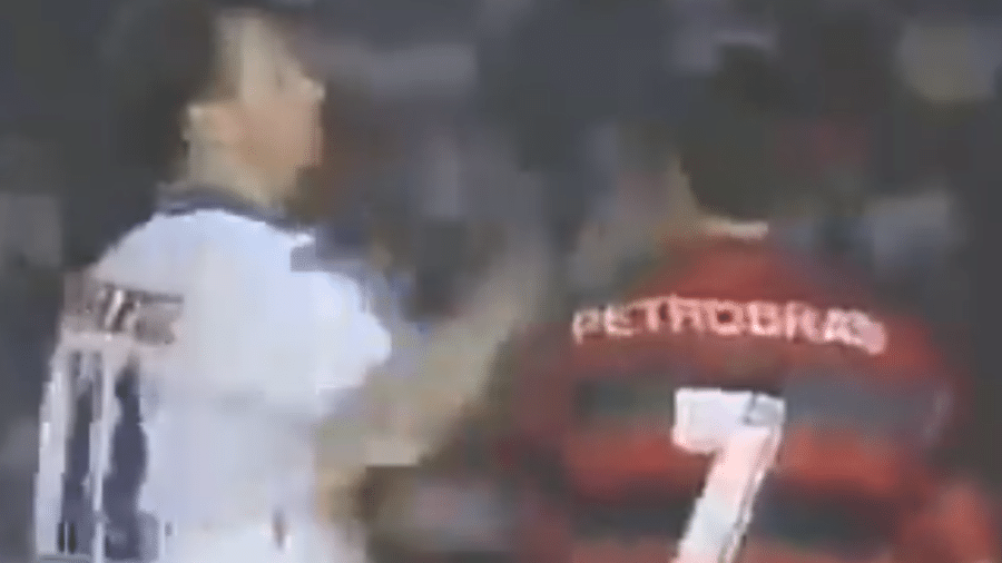Briga entre Edmundo e Flavio Zandoná em 1995 - Reprodução