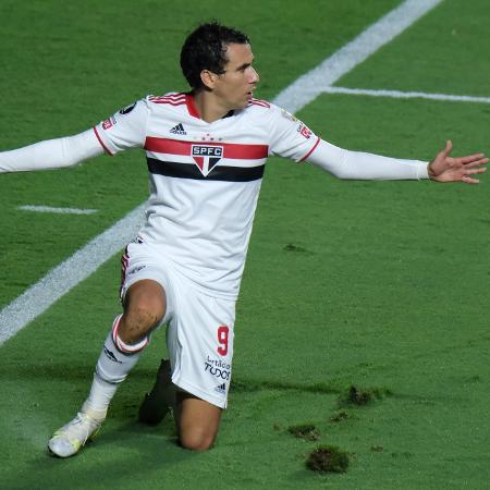 Pablo comemora seu gol pelo São Paulo contra o Rentistas - Marcello Zambrana/AGIF