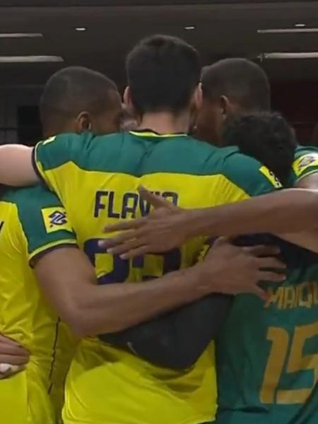 Jogadores do Brasil comemorando o ponto na Liga das Nações masculina - Reprodução