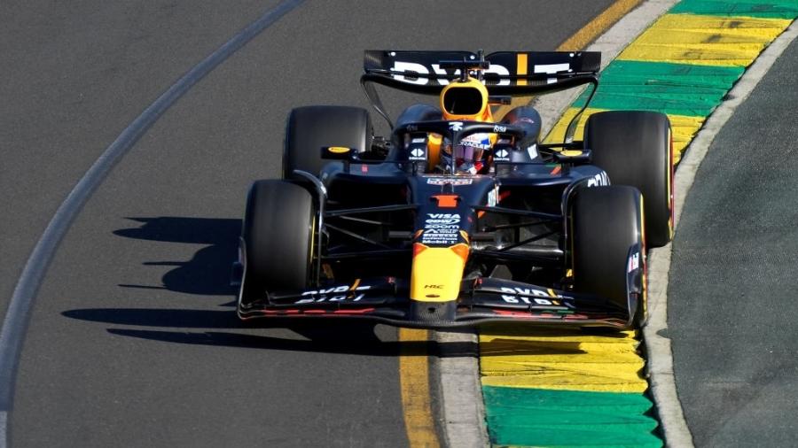 Max Verstappen, da Red Bull, durante treino livre para o GP da Austrália da Fórmula 1