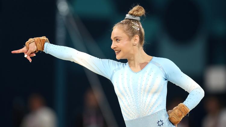 Sabrina Maneca-Voinea em apresentação no solo nas Olimpíadas de Paris