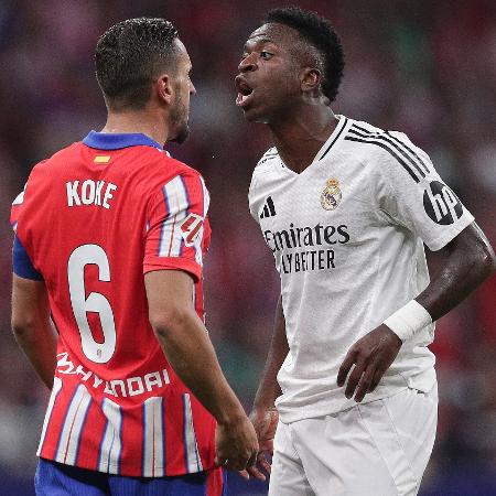 Vini Jr. e Koke discutem durante jogo entre Atlético de Madri e Real Madrid pelo Campeonato Espanhol