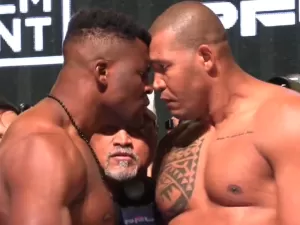 Ngannou e Renan Problema fazem encarada tensa na pesagem da PFL; veja