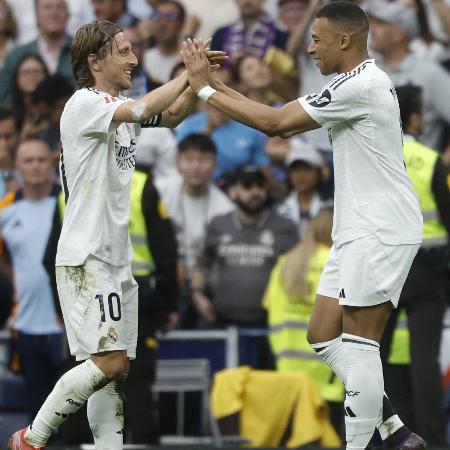 Mbappé, do Real Madrid, comemora gol contra a Real Sociedad