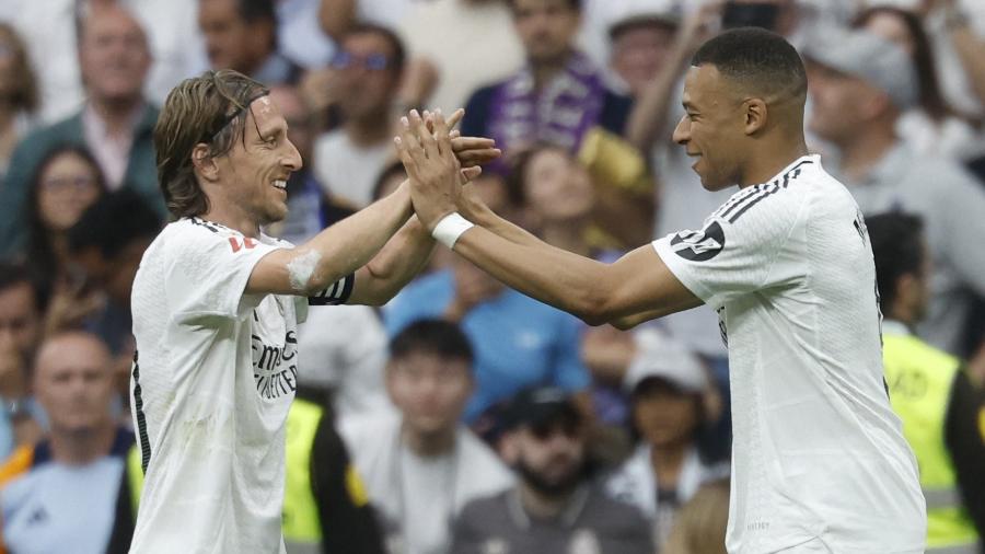 Mbappé, do Real Madrid, comemora gol contra a Real Sociedad