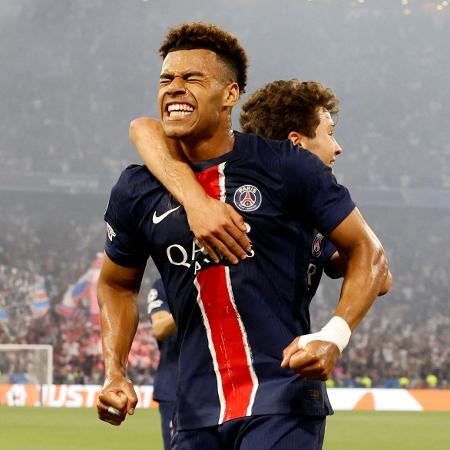 Doué, do PSG, celebra gol sobre a Inter de Milão