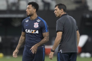 O dia no mercado: pedido de penhora no Corinthians e Coutinho no Barça