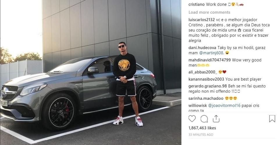 Cristiano Ronaldo exibe carro nas redes sociais