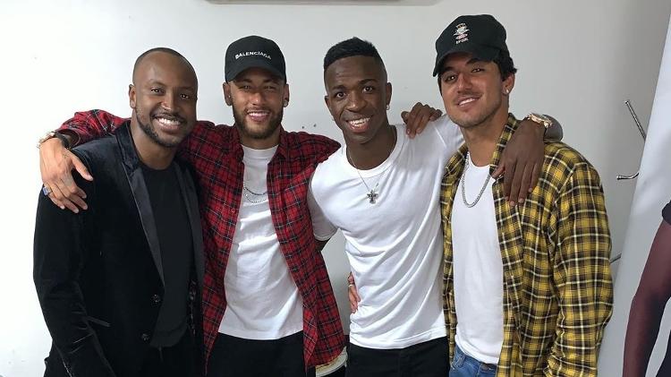 Neymar ao lado de Vinicius Júnior, Thiaguinho e Gabriel Medina - Reprodução/Instagram - Reprodução/Instagram
