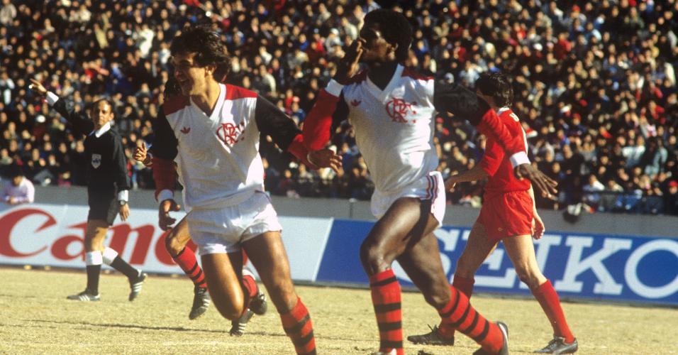 Adílio comemora gol do Flamengo contra o Liverpool, no Mundial de Clubes de 1981