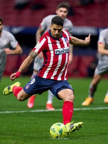 Luis Suarez em ação pelo Atlético de Madri contra o Athletic Bilbao pelo Campeonato Espanhol - Diego Souto/Quality Sport Images/Getty Images