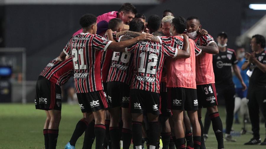CLASSIFICADOS! São Paulo se beneficia de derrota da Ferroviária e confirma vaga nas quartas do Paulistão
