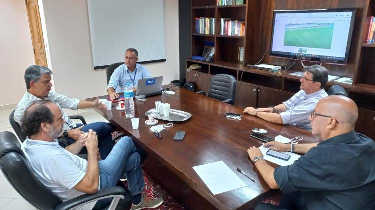 Em reunião com a Fferj, Vasco questiona arbitragem do jogo contra o Flamengo
