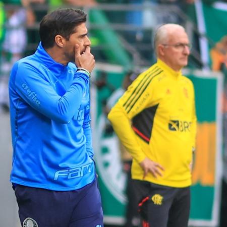 Abel Ferreira, técnico do Palmeiras, com Dorival Júnior, técnico do Flamengo, ao fundo. - Marcello Zambrana/AGIF