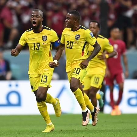 Enner Valencia, do Equador, comemora seu gol na partida de abertura da Copa do Mundo contra o Qatar - David Ramos/Getty