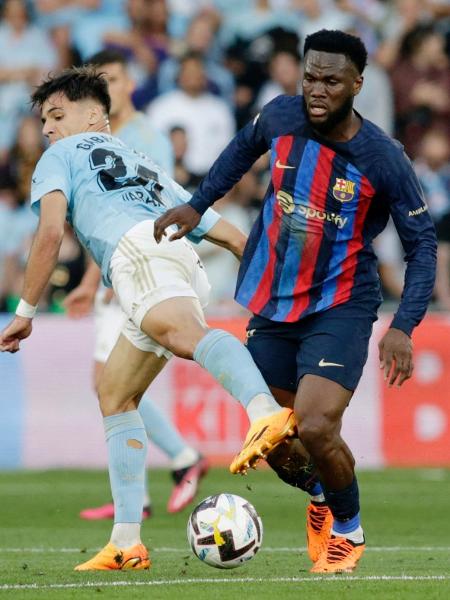Kessié em ação pelo Barcelona no jogo contra o Celta, válido pelo Campeonato Espanhol - Miguel Vidal/Reuters