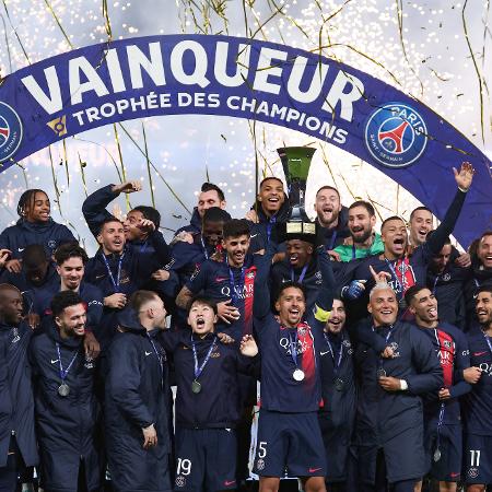 PSG levanta o troféu da Supercopa da França, após vitória sobre o Toulouse