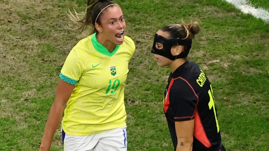 Priscila comemora após gol contra da zagueira Irene Paredes, da Espanha, pela semifinal das Olimpíadas de Paris 2024