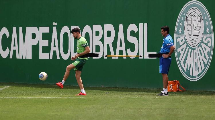 Piquerez seguiu em processo de transição física no Palmeiras nesta sexta-feira (25)